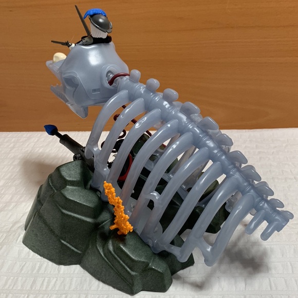 Ghost Whale Pirate’s Skeleton - Glow-In-the-Dark - 4803 by Playmobil - Picture 9 of 15